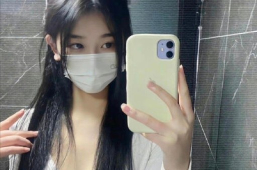 演员卢昱晓因盗摄争议道歉登上微博热搜榜首