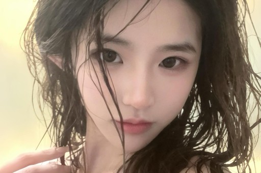 抖音排名第一的网红路子越来越野了